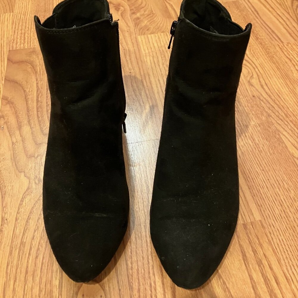Anne Klein Boots Womens sz 7.5 Ankle Booties Black Fabric Wedge Side Zip Almond